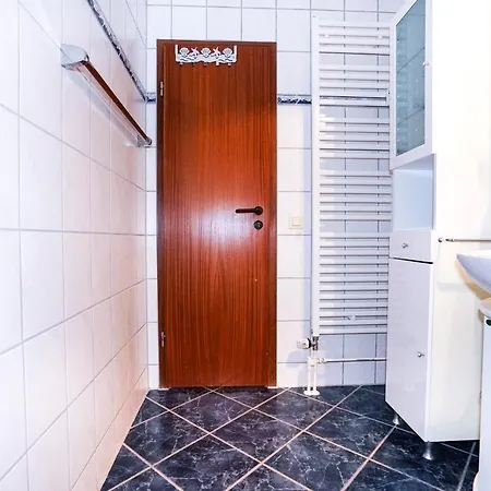 Marina45, 그로미츠