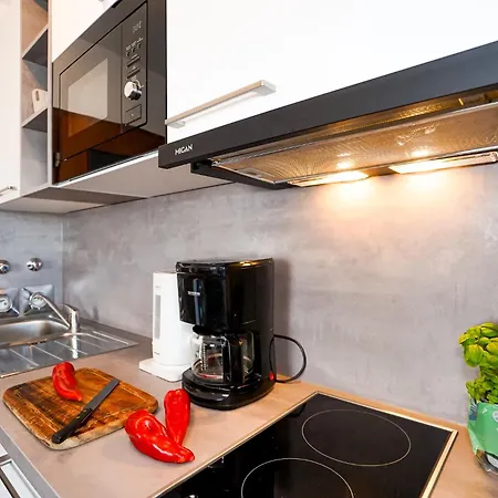 Marina45, 그로미츠