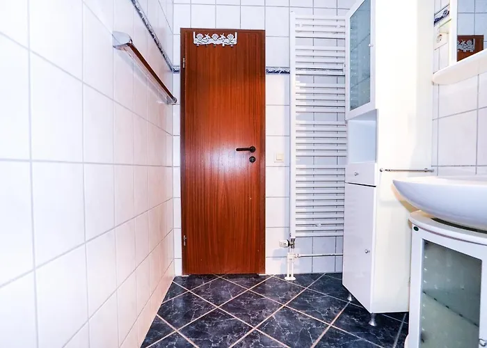 Marina45, 格洛米茨